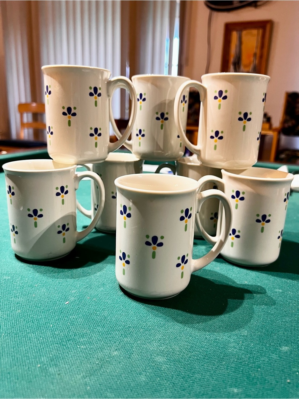 Ceramic Coffee/Tea Mug Set Hold 8oz each Set of 8 Vintage Flower Design